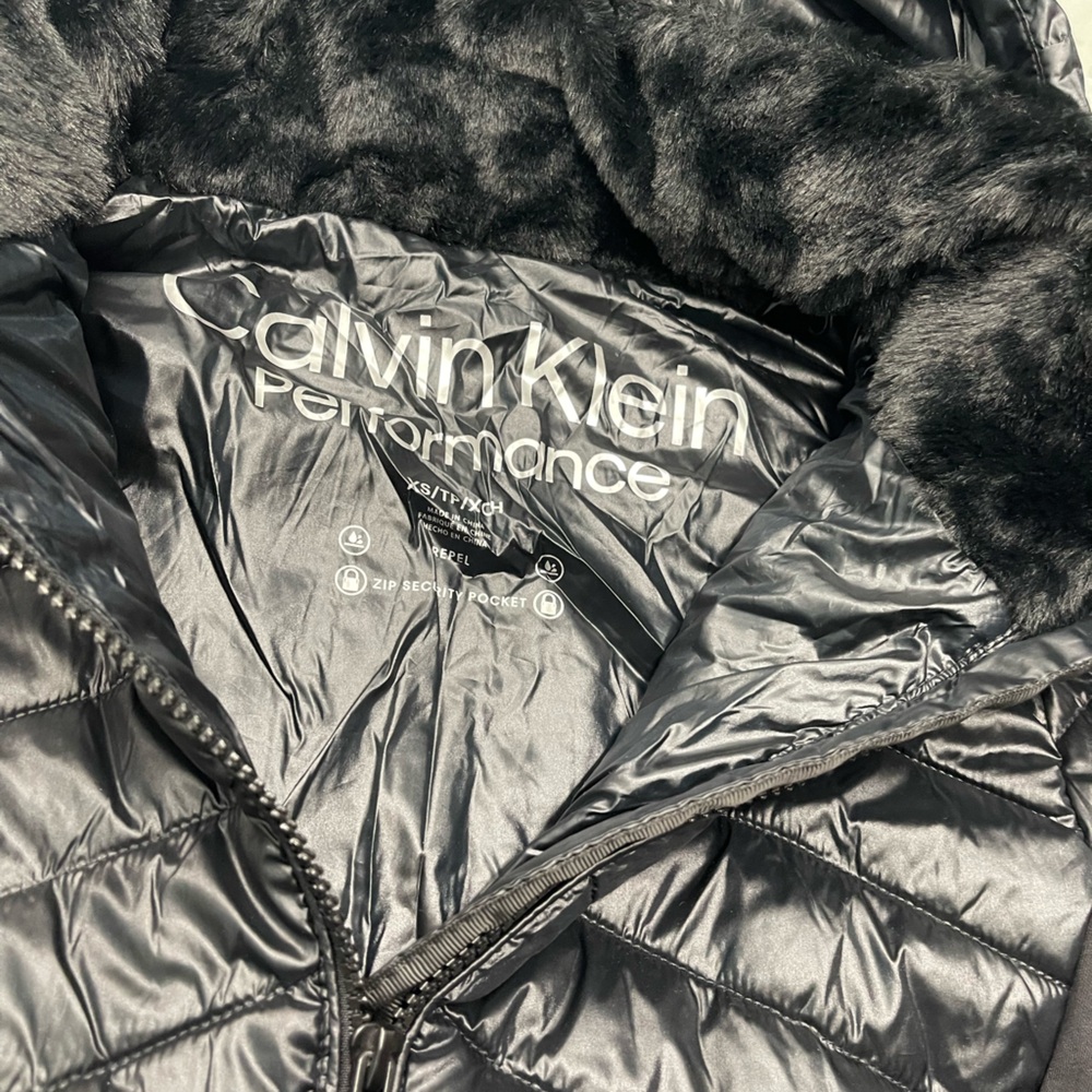 Calvin Klein Performance Puffer Jacket - Picture 7 of 8
